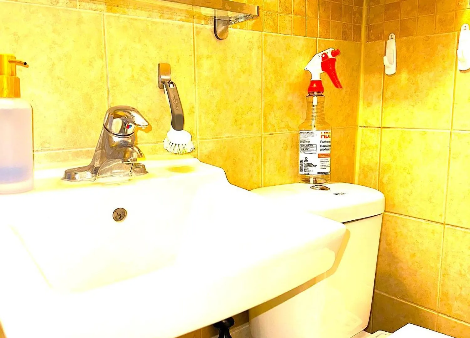Alloggio in famiglia Private Double Room In Downtown Toronto, 15 Mins To Cn Tower, Steps To Subway