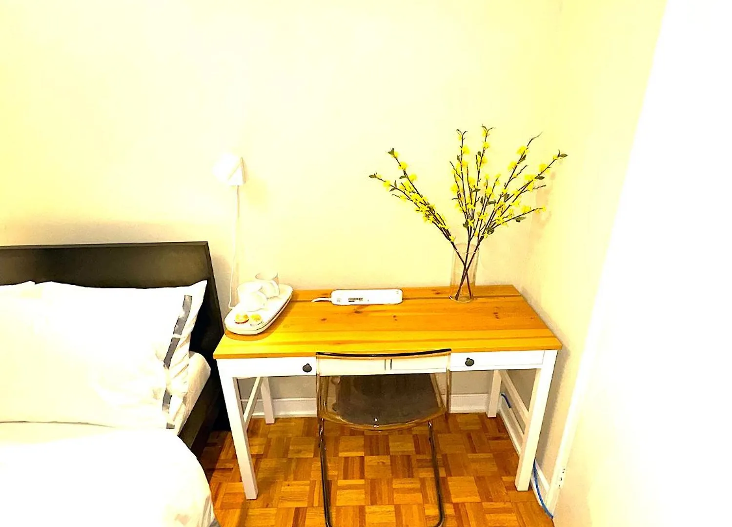 Private Double Room In Downtown Toronto, 15 Mins To Cn Tower, Steps To Subway Alloggio in famiglia Toronto