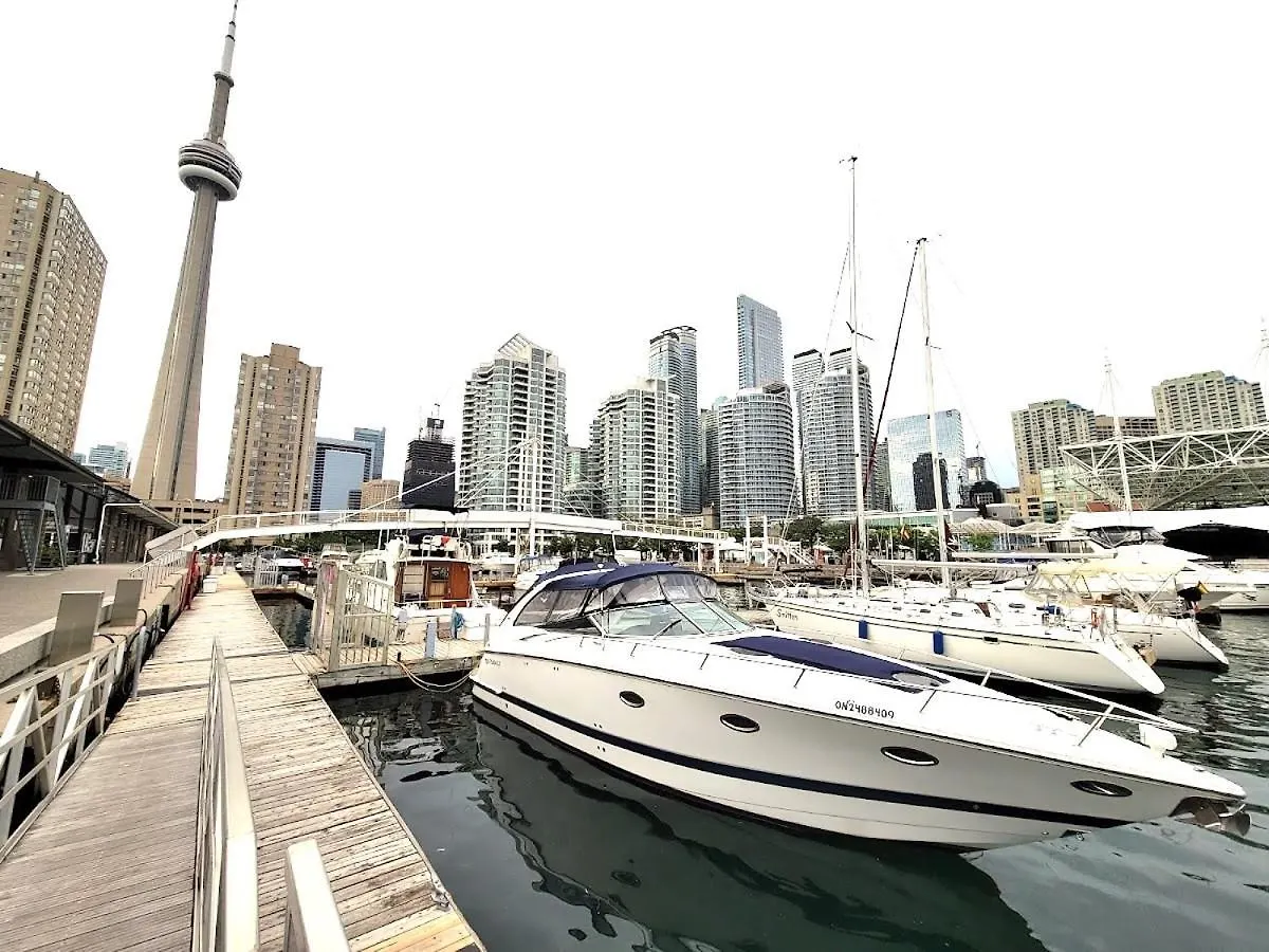 Private Double Room In Downtown Toronto, 15 Mins To Cn Tower, Steps To Subway 0*, Toronto Canada