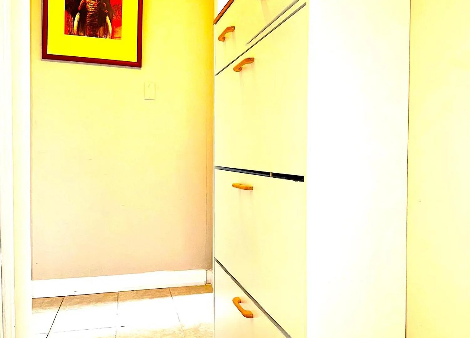Homestay Private Double Room In Downtown Toronto, 15 Mins To Cn Tower, Steps To Subway