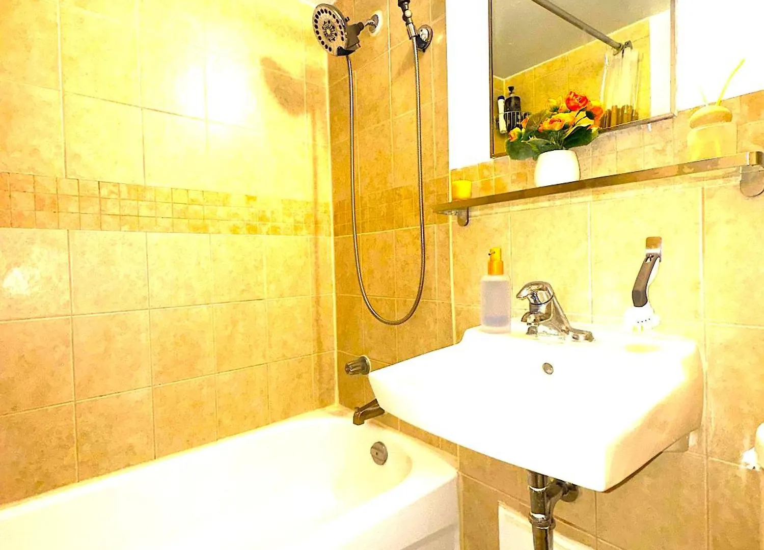 Private Double Room In Downtown Toronto, 15 Mins To Cn Tower, Steps To Subway 0*, Toronto Canada