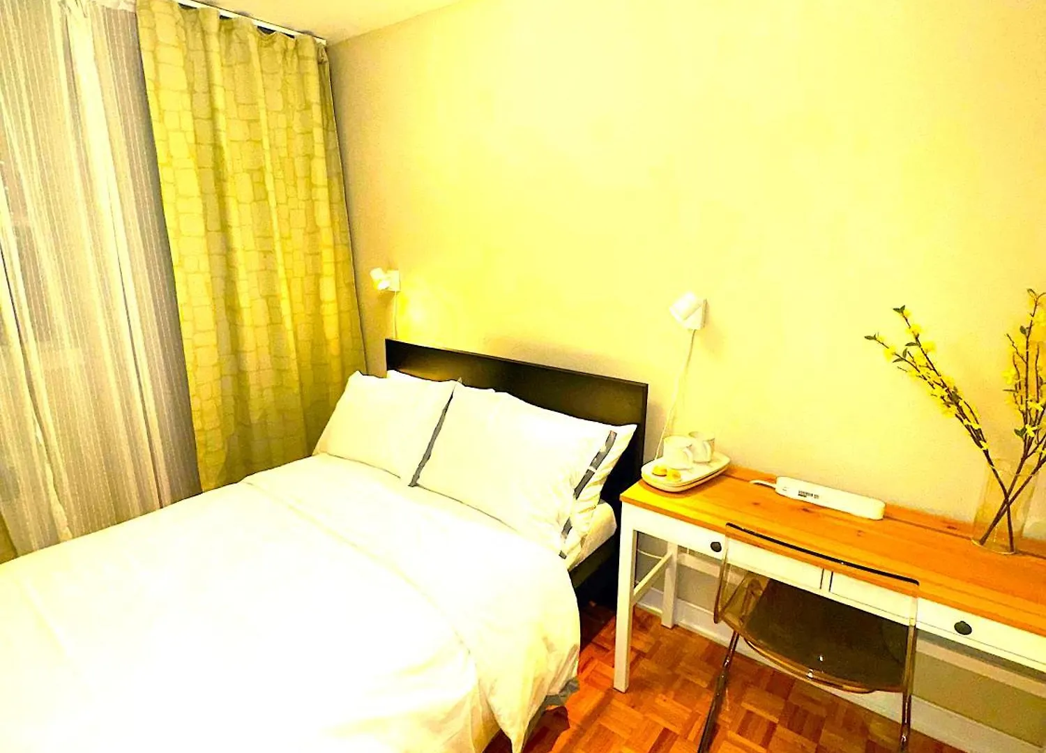 Private Double Room In Downtown Toronto, 15 Mins To Cn Tower, Steps To Subway Canada